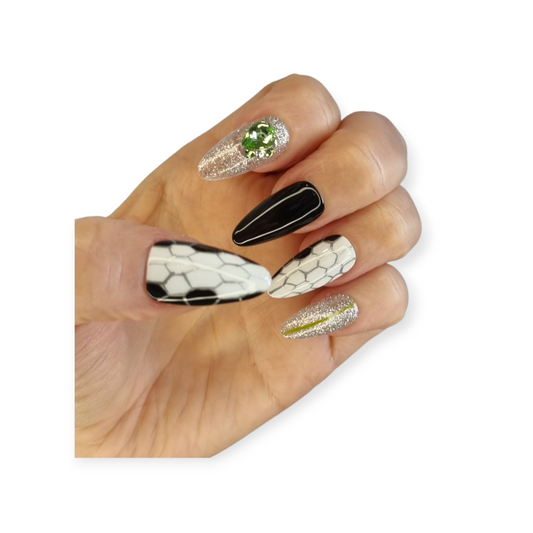 Best Press-On Nails in Dubai - why NailAddict is UAE's top choice.