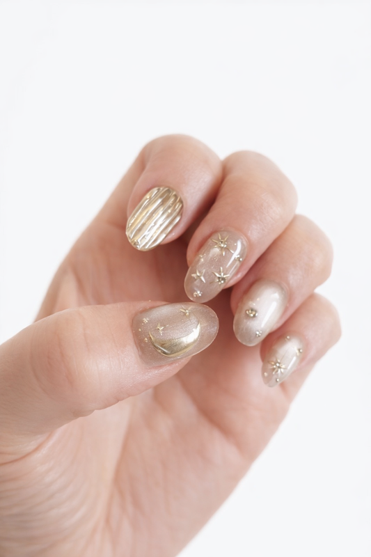 UAE Glow - Nail Addict
UAE Glow Ramadan inspired press on nails by Nailaddict UAE reusable glossy gel manicure