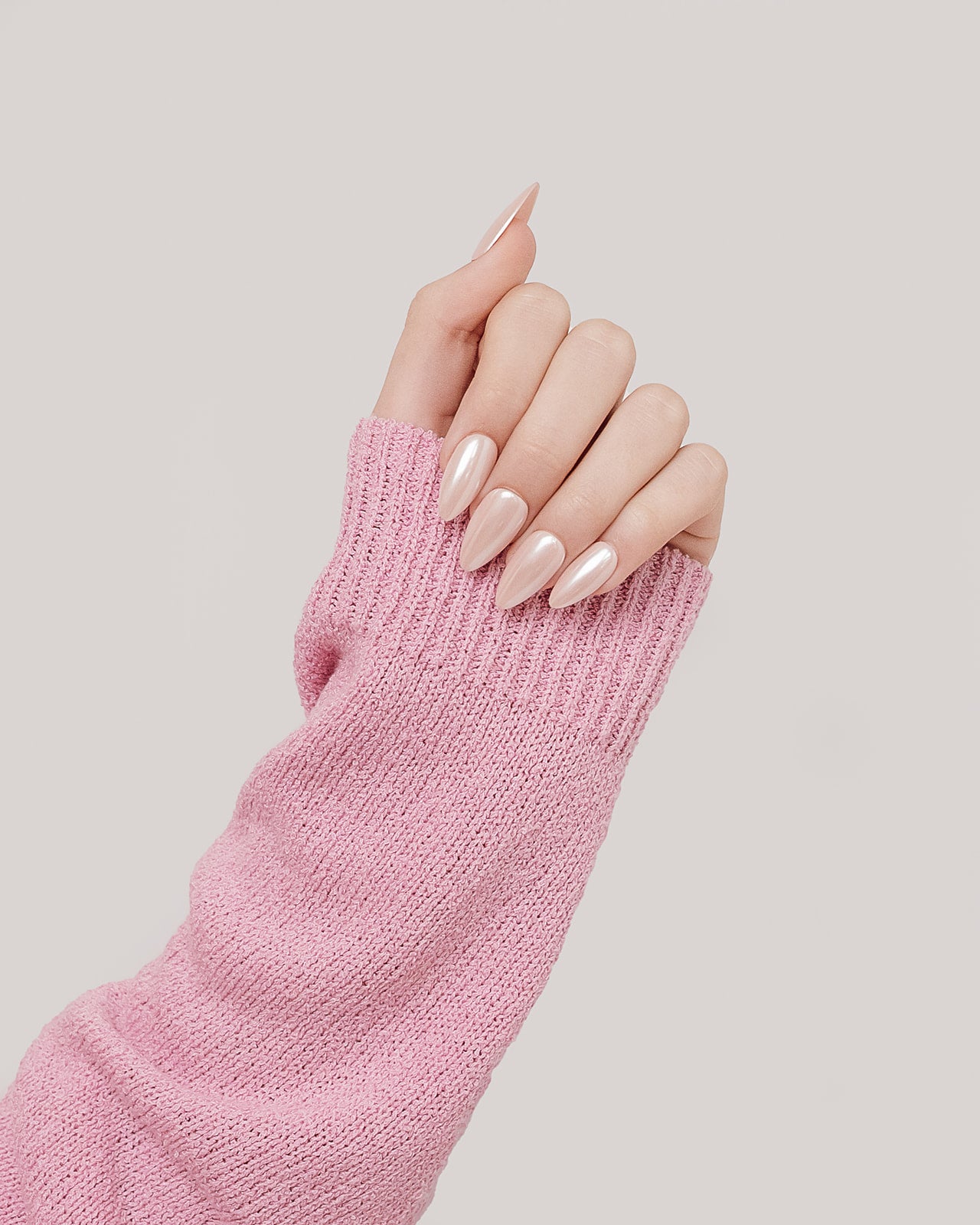 Best press on nails in UAE – Glazed Donut light pink glazed luxury reusable press on nails by Nailaddict