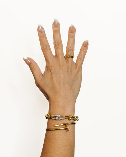 Almond shape French glazed press on nails – luxury reusable press on nails UAE by Nailaddict