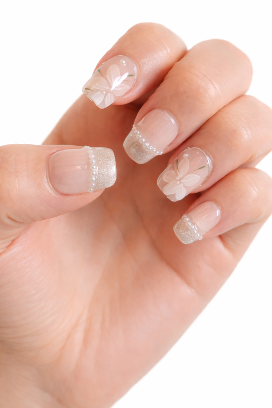 
Zohra luxury press on nails by Nailaddict UAE reusable glossy gel manicure