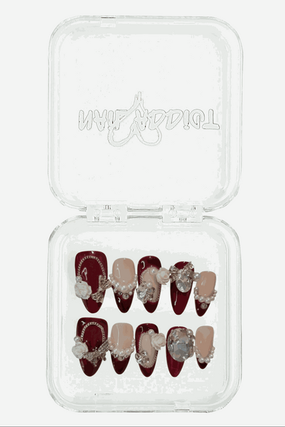 Opulent Abu Dhabi Dazzle press-on nail set, displayed with shimmer and sparkle.