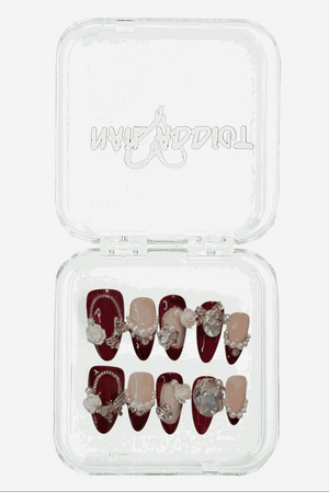 Opulent Abu Dhabi Dazzle press-on nail set, displayed with shimmer and sparkle.