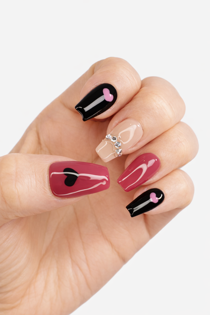 Hind - Nail Addict