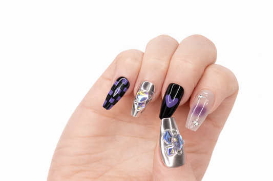 Riyadh Radiance - Nail Addict
Riyadh Radiance luxury press on nails by Nailaddict UAE reusable glossy gel manicure