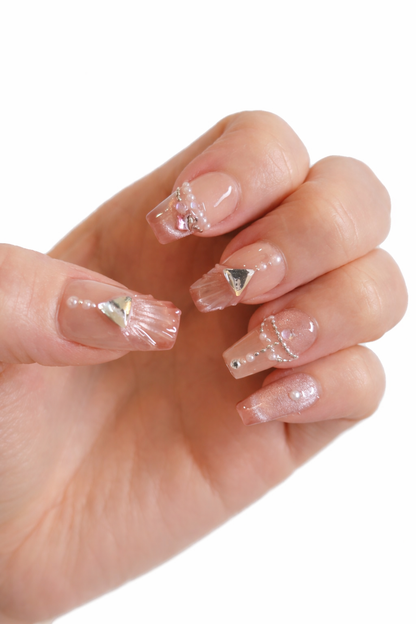Sharqiya Shine - Nail Addict
Sharqiya Shine luxury press on nails by Nailaddict UAE reusable glossy gel manicure