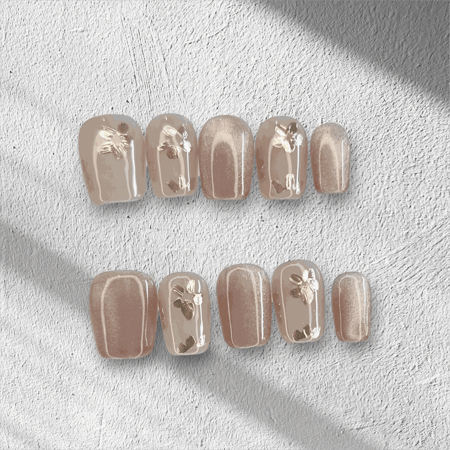 Full set of Selina nude artificial nails with a glossy finish, displayed in the box.