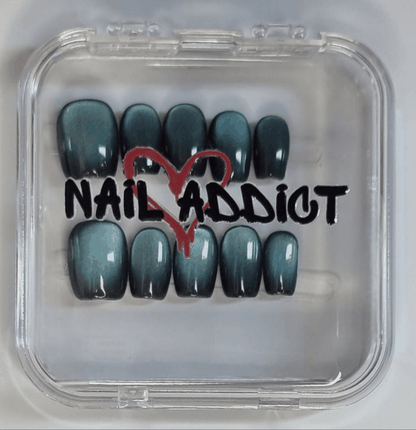 Yalla magnetic press-on nail set in branded packaging, luxury, reusable nails.